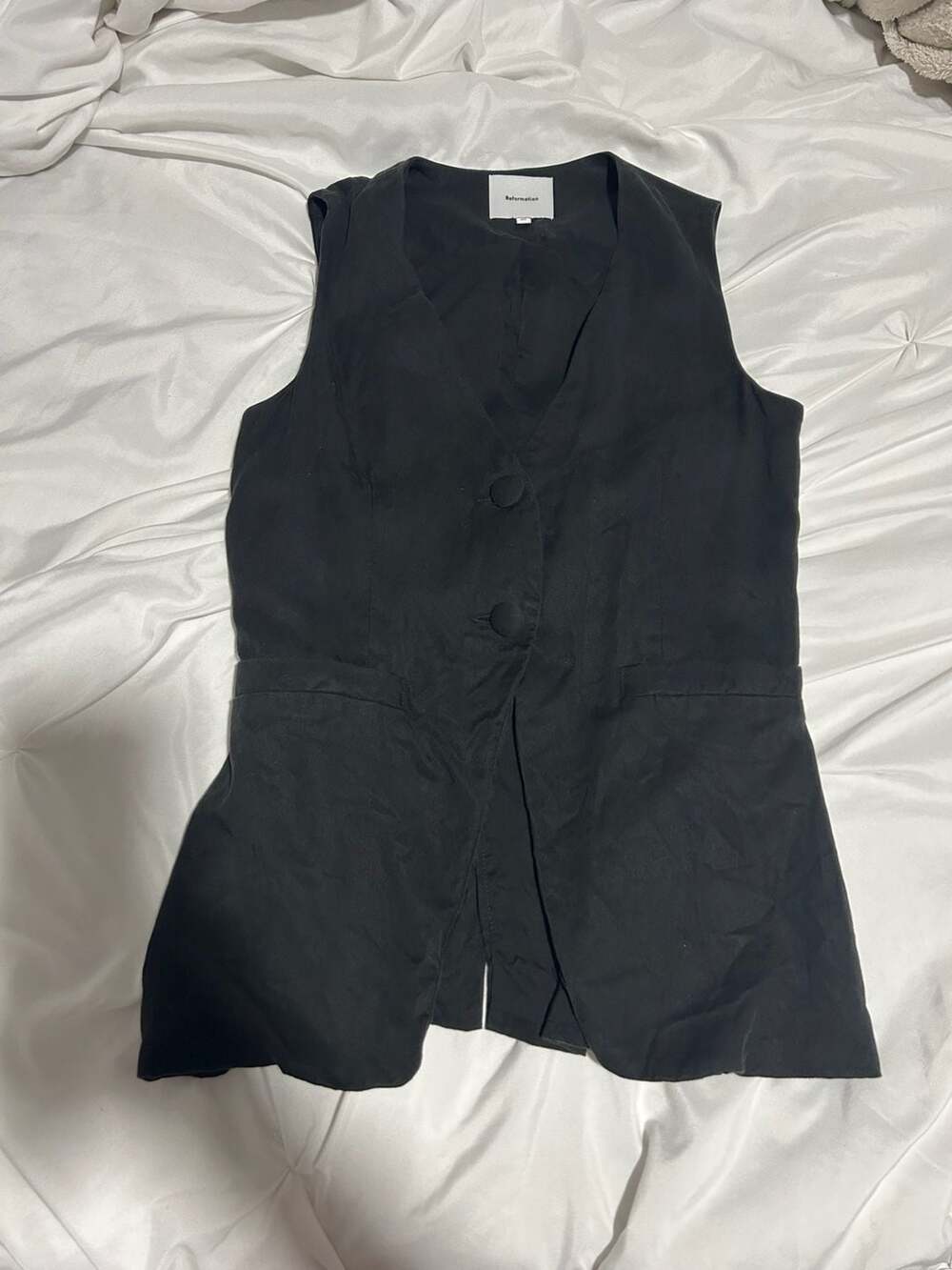 Reformation Black Sleeveless V-Neck Button-Front Tailored Waistcoat Vest